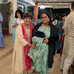 सलमान खान की बहनें हुईं सजधज कर तैयार, मां ने भी लगाई हाथों में मेहंदी, देखें इनसाइड फोटोज