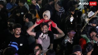 देश ने कैसे मनाया नए साल का जश्न, पहाड़ों से लेकर मंदिरों तक की तस्वीरें आईं सामने