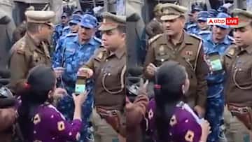 गाजियाबाद: पीठ पर मोबाइल रखकर SHO ने बता दी नागरिकता, वीडियो वायरल