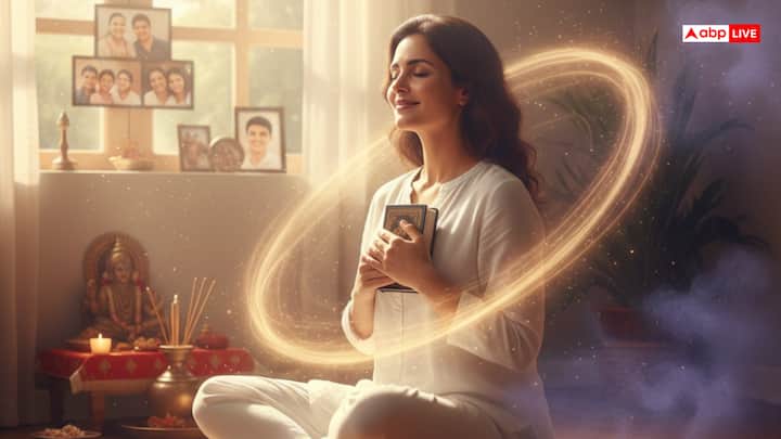 महिलाओं के लिए हनुमान चालीसा का पाठ करने से नकारात्मक ऊर्जा दूर होती है और घर में सकारात्मक ऊर्जा बढ़ती है, जिससे मन शांत और खुश रहता है. साथ ही पाठ करने से आत्मविश्वास भी बढ़ता है और पारिवारिक रिश्तों में मधुरता आती है.