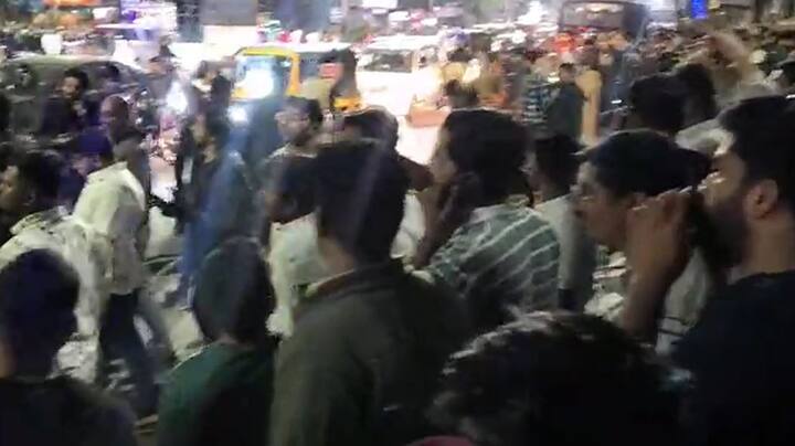 पोलिस उपनिरीक्षक पदाच्या भरतीची जाहिरात उशीरा प्रसिद्ध झाल्याचे सांगत या पदाची वयोमर्यादा एका वर्षाने वाढवण्याची मागणी राज्यभरातून स्पर्धा परीक्षा करणारे विद्यार्थी करत आहेत