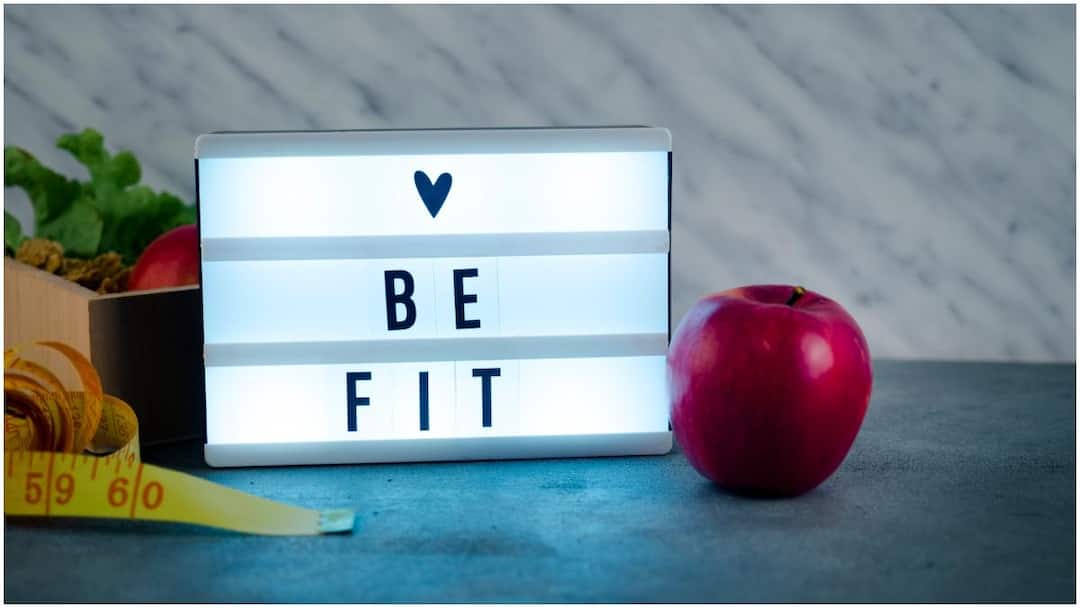 New Year Weight Loss Goals : బరువు తగ్గడమే న్యూ ఇయర్ రిజల్యూషనా? ఫెయిల్ కాకూడదంటే ఈ సింపుల్ రొటీన్ చిట్కాలు ఫాలో అయిపోండి New Year 2026 Proven Tips To Stick To Your Weight Loss Resolution Small Changes That Bring Big Results New Year Weight Loss Goals : బరువు తగ్గడమే న్యూ ఇయర్ రిజల్యూషనా? ఫెయిల్ కాకూడదంటే ఈ సింపుల్ రొటీన్ చిట్కాలు ఫాలో అయిపోండి