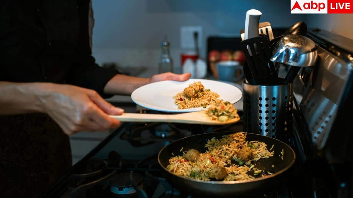 What Indians Ate On New Year: नए साल पर हर सेकेंड बिकी 1300 किलो बिरयानी, जानें स्वाद के दीवानों ने क्या-क्या मंगाया?