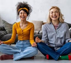 ਲਾਫਟਰ ਯੋਗ ਸਿਹਤ ਲਈ ਵਰਦਾਨ! ਹੱਸ ਕੇ ਸਿਹਤਮੰਦ ਰਹਿਣ ਦਾ ਕੁਦਰਤੀ ਤਰੀਕਾ