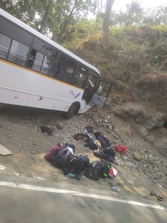Raigad Tamhini Ghat Accident: ताम्हिणी घाटात बस अन् कारचा अपघात; 20 जण जखमी, PHOTO