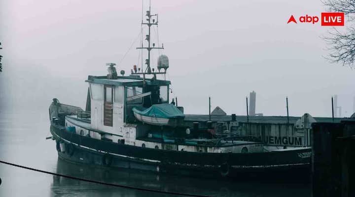 टाइटैनिक को उस समय की सबसे आधुनिक इंजीनियरिंग का नमूना माना गया था. इसमें कई वाटरटाइट कंपार्टमेंट (पानी रोकने वाले कमरे) बनाए गए थे. अगर एक या दो कमरे में पानी भर भी जाए तो जहाज के बाकी हिस्से सुरक्षित रहें. इसी वजह से इसका प्रचार किया गया कि यह जहाज कभी नहीं डूबेगा. लोगों ने इस पर आंख बंद करके भरोसा कर लिया.