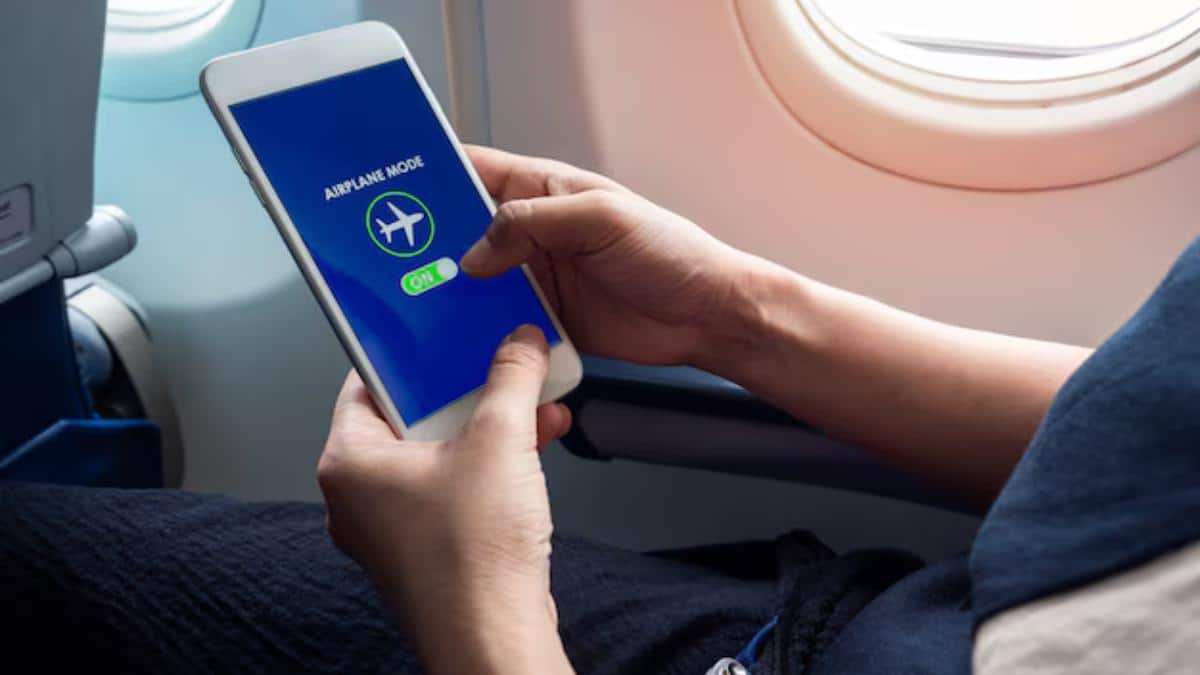 सिर्फ फ्लाइट के लिए नहीं बना Airplane Mode! रोज इसे यूज करने के 7 बड़े फायदे