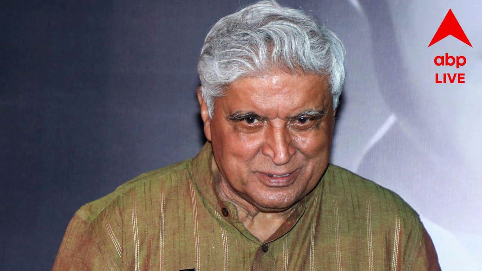 Javed Akhtar: মাথায় ফেজ টুপি, চোখে সুর্মা, ঈশ্বরের কাছে জাভেদ আখতার? ছবি ছড়াতেই ফুঁসে উঠলেন তারকা