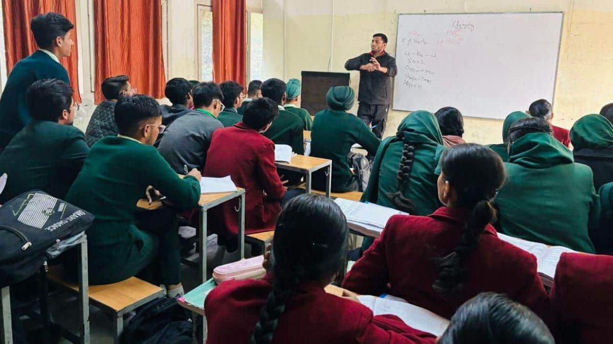 1,700+ Govt School Students In Punjab Selected For Free IIT–NEET Coaching Camps