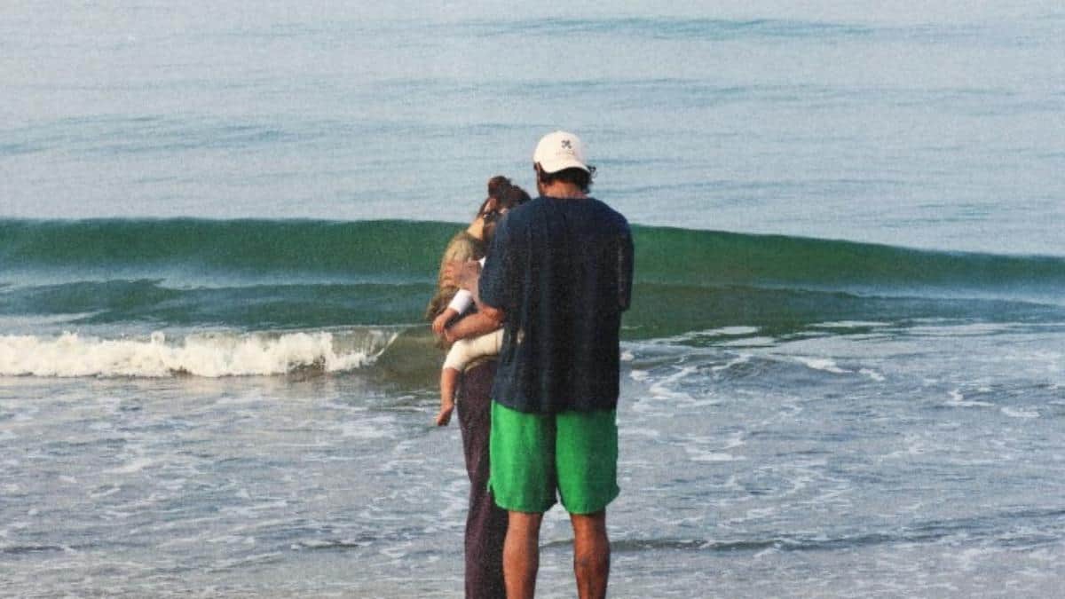 Athiya Shetty & KL Rahul Ring In New Year 2026 With Serene Beach Moment Featuring Baby Girl