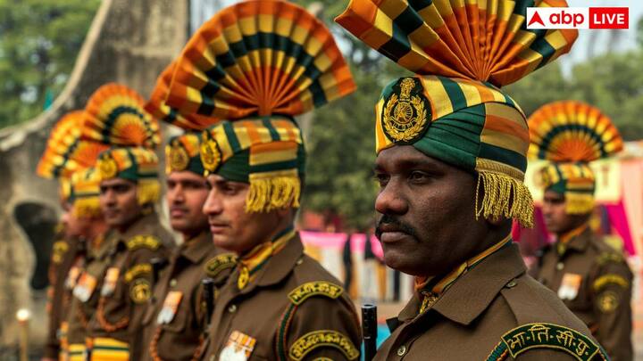 भारतीय रेलवे ने मिलिट्री कोचों की संख्या कम जरूर की है, लेकिन स्पेशल मिलिट्री ट्रेनें आज भी चलाई जाती हैं. इन ट्रेनों का इस्तेमाल भारतीय सैनिकों की मूवमेंट के लिए किया जाता है, जिससे बड़ी संख्या में सैनिकों को एक जगह से दूसरी जगह ले जाया जा सके.