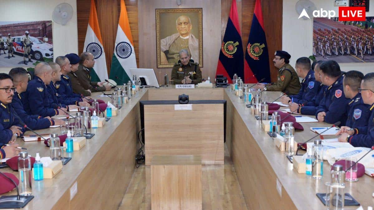 इमरजेंसी में कैसे काम करती है दिल्ली पुलिस? नेपाल अधिकारियों के डेलीगेशन ने सीखे पुलिसिंग के गुर