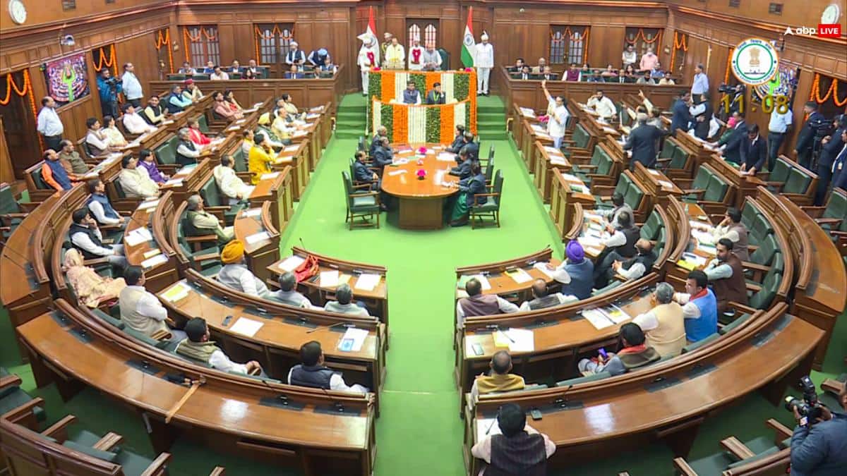 दिल्ली विधानसभा में गजब नौकरी! 8 घंटे शिफ्ट, काम- बंदरों को भगाना, कितना रुपया मिलेगा?