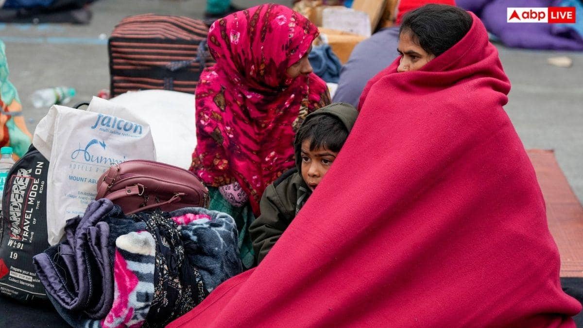 ठिठुरने पर मजबूर दिल्ली! हवाओं ने बढ़ाई कंपकंपी, कोहरे के बीच IMD का येलो अलर्ट जारी