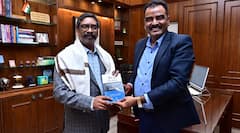 नए साल पर सीएम हेमंत सोरेन से अधिकारियों ने की मुलाकात, कहा- झारखंड को बनाएंगे मजबूत राज्य