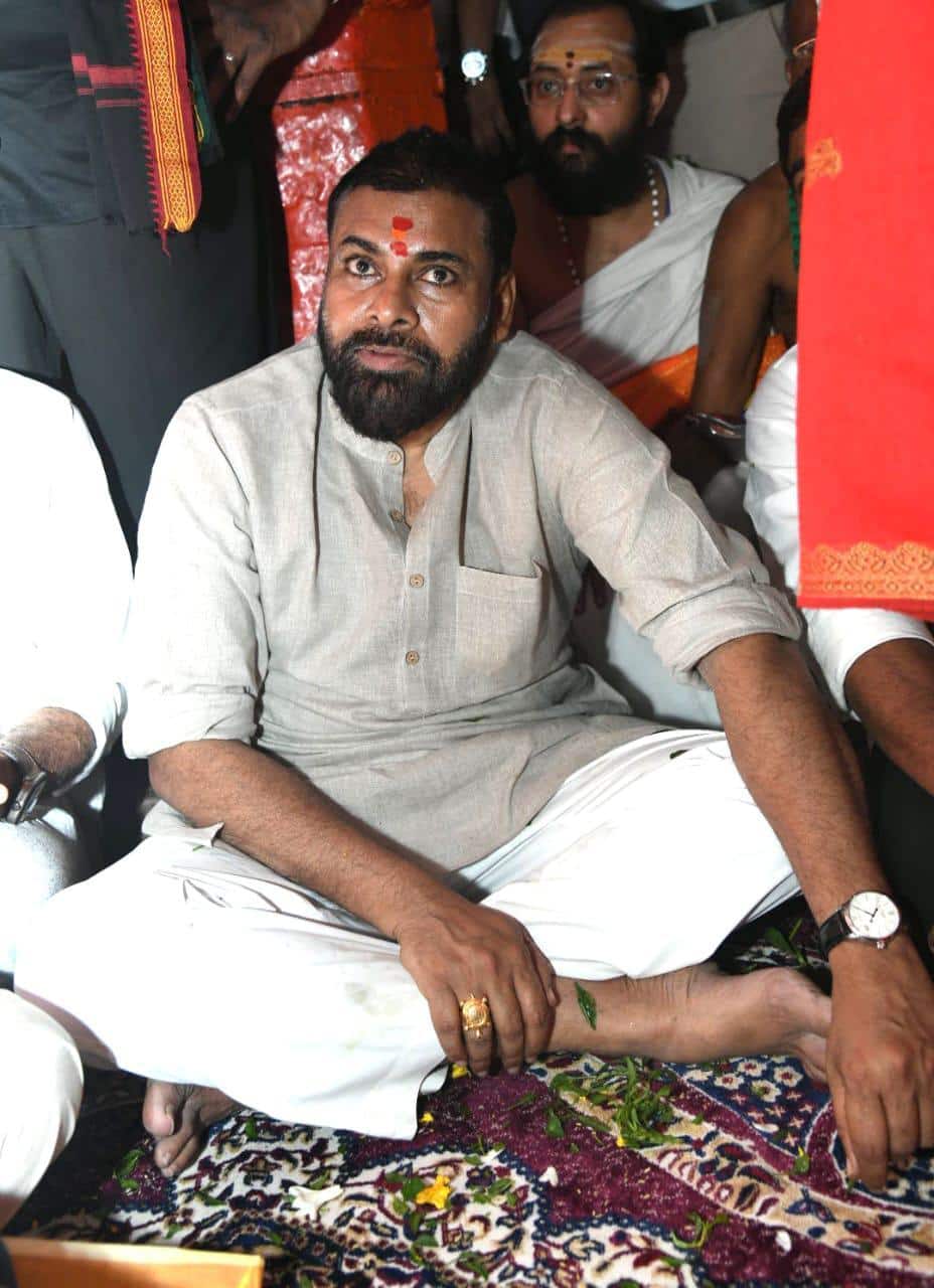 Pawan Kalyan : కొండగట్టులో పవన్ కల్యాణ్ ప్రత్యేక పూజలు! టీటీడీ నిధులతో నిర్మించే పనులకు శ్రీకారం