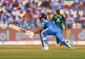 দক্ষিণ আফ্রিকার বিরুদ্ধে সেই ফর্মে ভর করেই ভারতীয় ওয়ান ডে দলে কামব্যাক করেছিলেন তিনি।