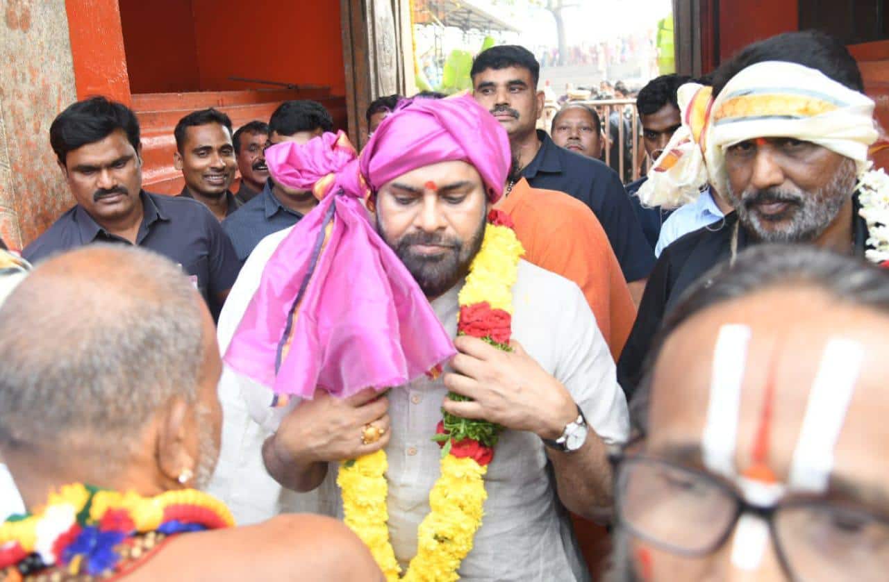 Pawan Kalyan : కొండగట్టులో పవన్ కల్యాణ్ ప్రత్యేక పూజలు! టీటీడీ నిధులతో నిర్మించే పనులకు శ్రీకారం