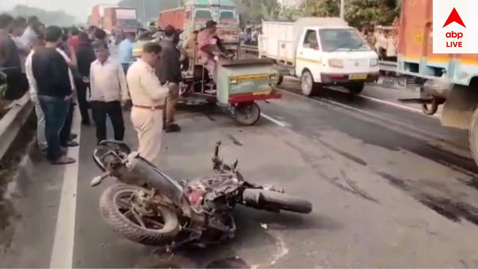 West Bengal: अवैध कट बना मौत का कारण, NH-12 पर भीषण बाइक हादसे में 2 की दर्दनाक मौत