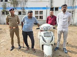 ભરૂચ-વડોદરામાં ડિલિવરી બોયના વેશમાં લૂંટ! સોસાયટીમાં જઈ વૃદ્ધોને ટાર્ગેટ કરતો રીઢો ગુનેગાર ઝડપાયો, 20 ચેઈન સ્નેચિંગ કબૂલ્યા