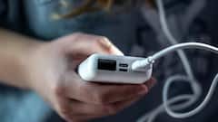 DGCA News: কোনও অবস্থাতেই বিমানে পাওয়ার ব্যাঙ্ক ব্যবহার করা যাবে না, এবার কড়া নির্দেশ