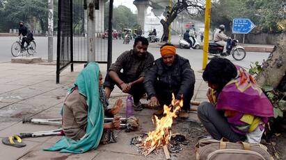 North India Shivers: Cold Wave Grips Delhi, Kashmir Freezes, Fog Disrupts Rajasthan