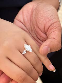 सिंगर स्टेबिन बेन ने नूपुर सेनन को पहनाई खास विंटेज रिंग, कीमत सुनकर लगेगा झटका