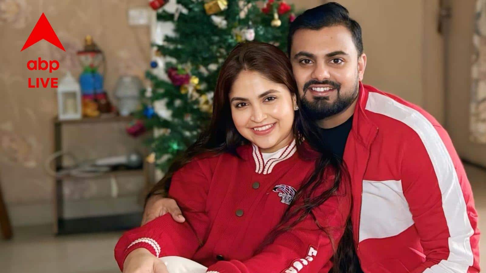 Debolinaa Nandy: সোশ্য়াল মিডিয়ায় নিয়মিত ব্লগ, ঝলমলে জীবনের ছবি! দেবলীনার ঘটনা ফের দেখাল ঘোর বাস্তব ছবিটা