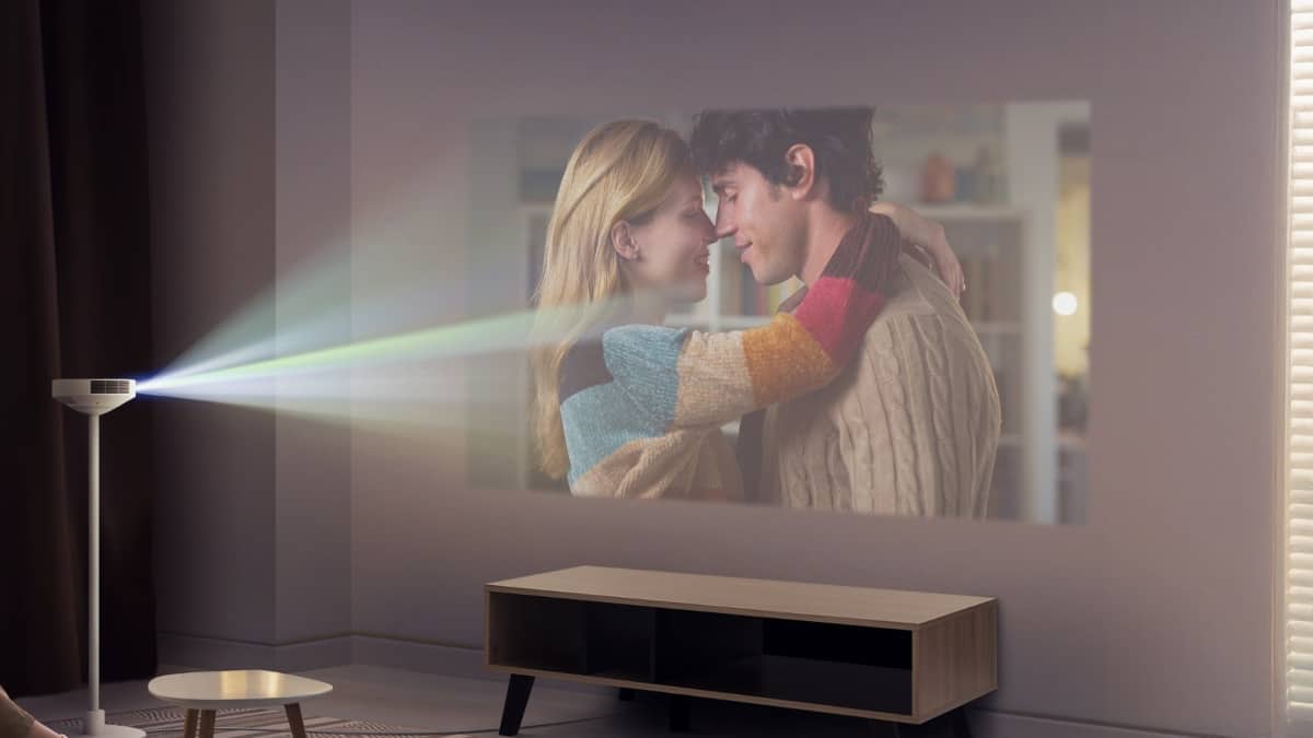 प्रोजेक्टर के ये फायदे तो आपने सोचे ही नहीं होंगे, जान लिए तो टीवी को भूल जाएंगे