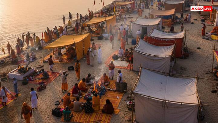 माघ मेला के दौरान श्रद्धालु कल्पवास करते हैं. सनातन धर्म के लिए यह एक पवित्र साधना है जिसमें भक्त अपनी रूहानी शुद्धि के लिए अपने घरों से निकलते हैं. यह नियम पूर्वजों की परंपरा के अनुसार माना जाता है और धर्मग्रंथों में कल्पवास को विशेष पुण्य का काम माना गया है.