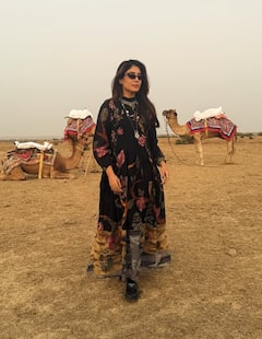 कृतिका कामरा ने बॉयफ्रेंड संग रोमांटिक अंदाज में किया नए साल का वेलकम, तस्वीरें शेयर कर दिखाई झलक