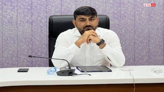 गुजरात सरकार ने IAS अधिकारी राजेंद्रकुमार पटेल को किया सस्पेंड, करोड़ों की रिश्वत लेने का आरोप