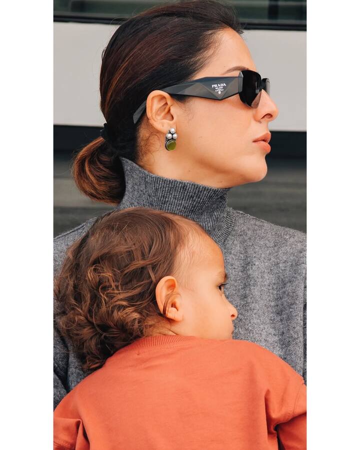 Vikrant Massey welcomed the New Year with his son and wife in the hilly valleys. His wife Sheetal Thakur shared many pictures of New Year celebration on Instagram, in which a glimpse of their New Year family vacation was seen. In the first picture, Sheetal is seen holding her little son in her lap.