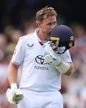 सिडनीमध्ये खेळल्या जाणाऱ्या अ‍ॅशेस कसोटी मालिकेतील पाचव्या सामन्यात त्याने शानदार फलंदाजी केली.