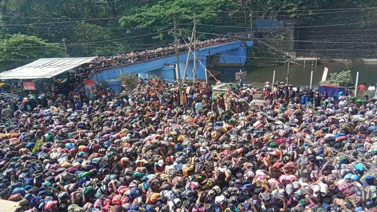 sabarimalai temple : பக்தர்கள் கூட்டம் அதிகரிப்பு! 10 மணி நேர காத்திருப்பு! பாதுகாப்பு பணியில் போலீசார் தீவிரம்!