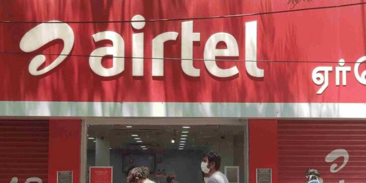 फर्क सिर्फ इतना है कि इसमें 3GB डेटा दिया जाता है जो उन यूजर्स के लिए बेहतर साबित होता है जिन्हें कभी-कभार सोशल मीडिया, ऑनलाइन मैप्स या जरूरी इंटरनेट काम करने पड़ते हैं. इस प्लान में भी स्पैम प्रोटेक्शन और हेलोट्यून्स जैसी सुविधाएं बनी रहती हैं.