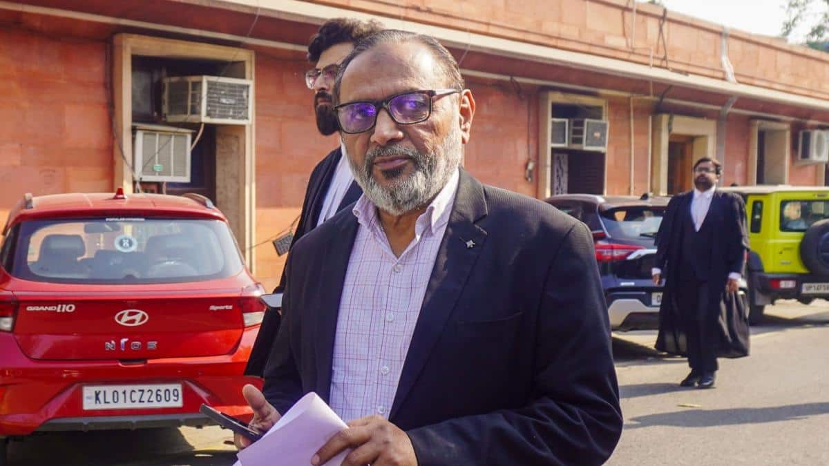 'अगर नारे गलत हैं तो...', JNU में विवादित नारेबाजी पर बोले उमर खालिद के पिता कासिम इलियास