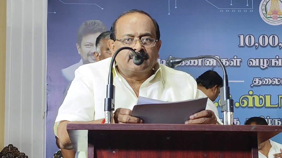 திண்டுக்கல்லில் இலவச மடிக்கணினி வழங்கிய அமைச்சர்! திமுக ஆட்சி மீண்டும் வருமா? பரபரப்பு பேட்டி!