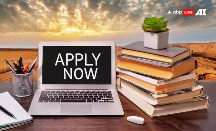 Officers Selection ના Eligibility પેજ ખોલો અને તમારી વ્યક્તિગત માહિતી દાખલ કરો. જરૂરી દસ્તાવેજોની સ્કેન કરેલી નકલો અપલોડ કરો. ફોર્મ ભર્યા પછી તેને પ્રિન્ટ કરવાનું ભૂલશો નહીં.