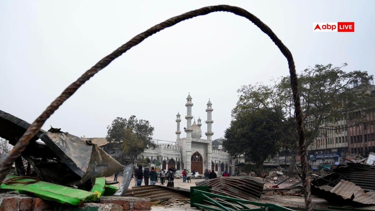 'तुम्हारा खून ठंडा पड़ गया है क्या', तुर्कमान गेट के पास लगे नारे, घायल पुलिसकर्मी की आंखों देखी