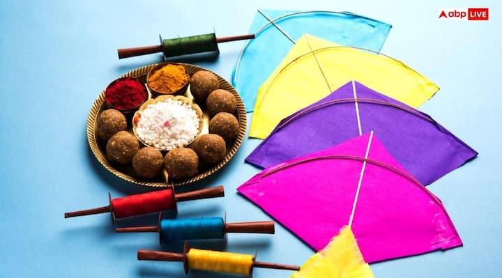 हिंदू धर्म में मकर संक्रांति का दिन खास महत्व रखता है. इस दिन सूर्य देव मकर राशि में प्रवेश करते हैं और उत्तरायण भी होते हैं. मकर संक्रांति के दिन स्नान, दान, खिचड़ी खाने आदि जैसी कई परंपराओं का पालन किया जाता है.