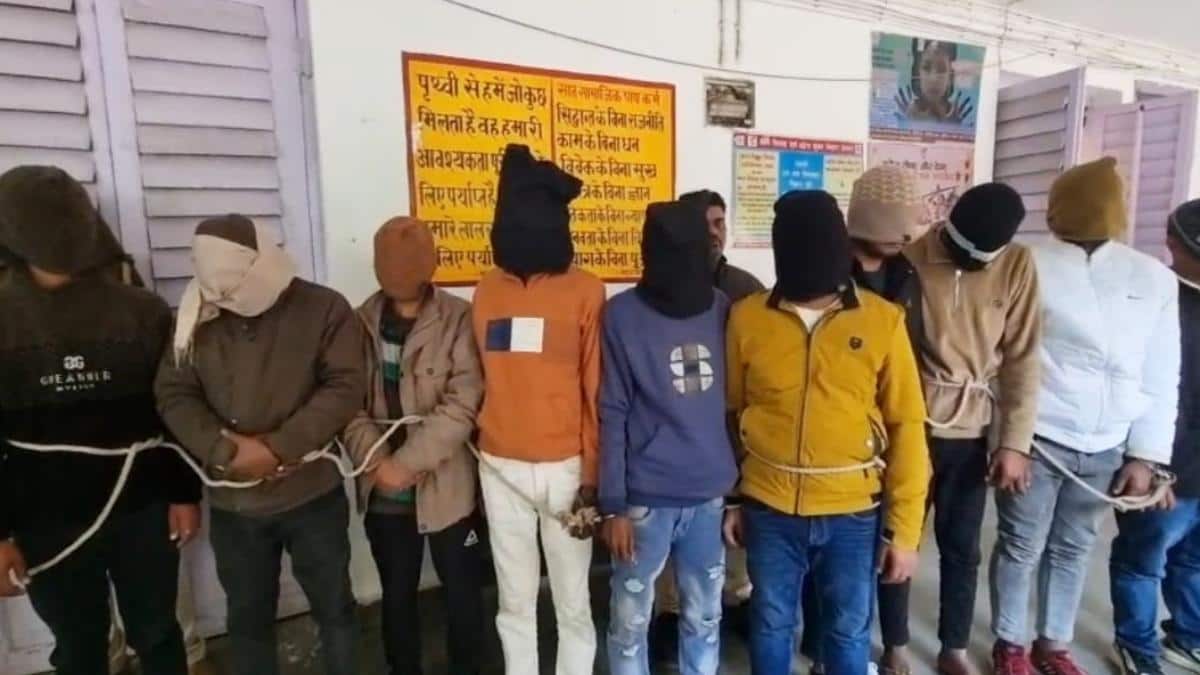 बिहार के इस जिले में पुलिस ने 24 लोगों को किया गिरफ्तार, हथियार भी बरामद, क्या है मामला?