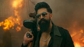 Toxic Movie : రాకింగ్ లుక్‌లో రాకింగ్ స్టార్ - 'టాక్సిక్‌'లో పవర్ ఫుల్ రాయ లుక్ చూశారా?