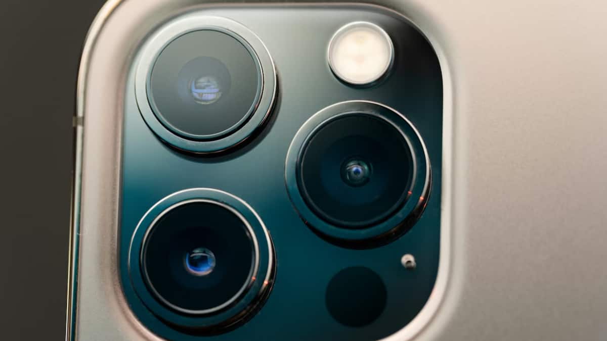 DSLR भी रह जाएगा पीछे, ऐप्पल कर रही है धांसू काम, आईफोन में देगी 200MP का कैमरा
