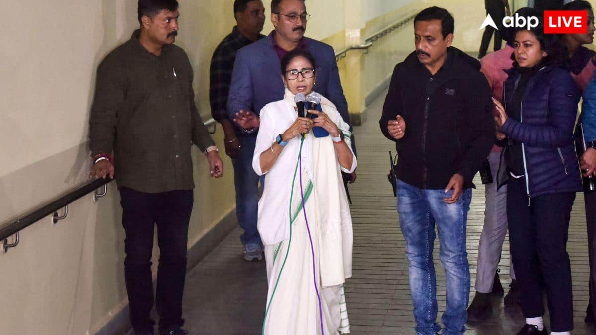 ममता बनर्जी ने प्रतीक जैन का फोन अपने हाथ में ले लिया, DGP ने ED अधिकारियों को धमकाया- '...वरना गिरफ्तार कर लेंगे'