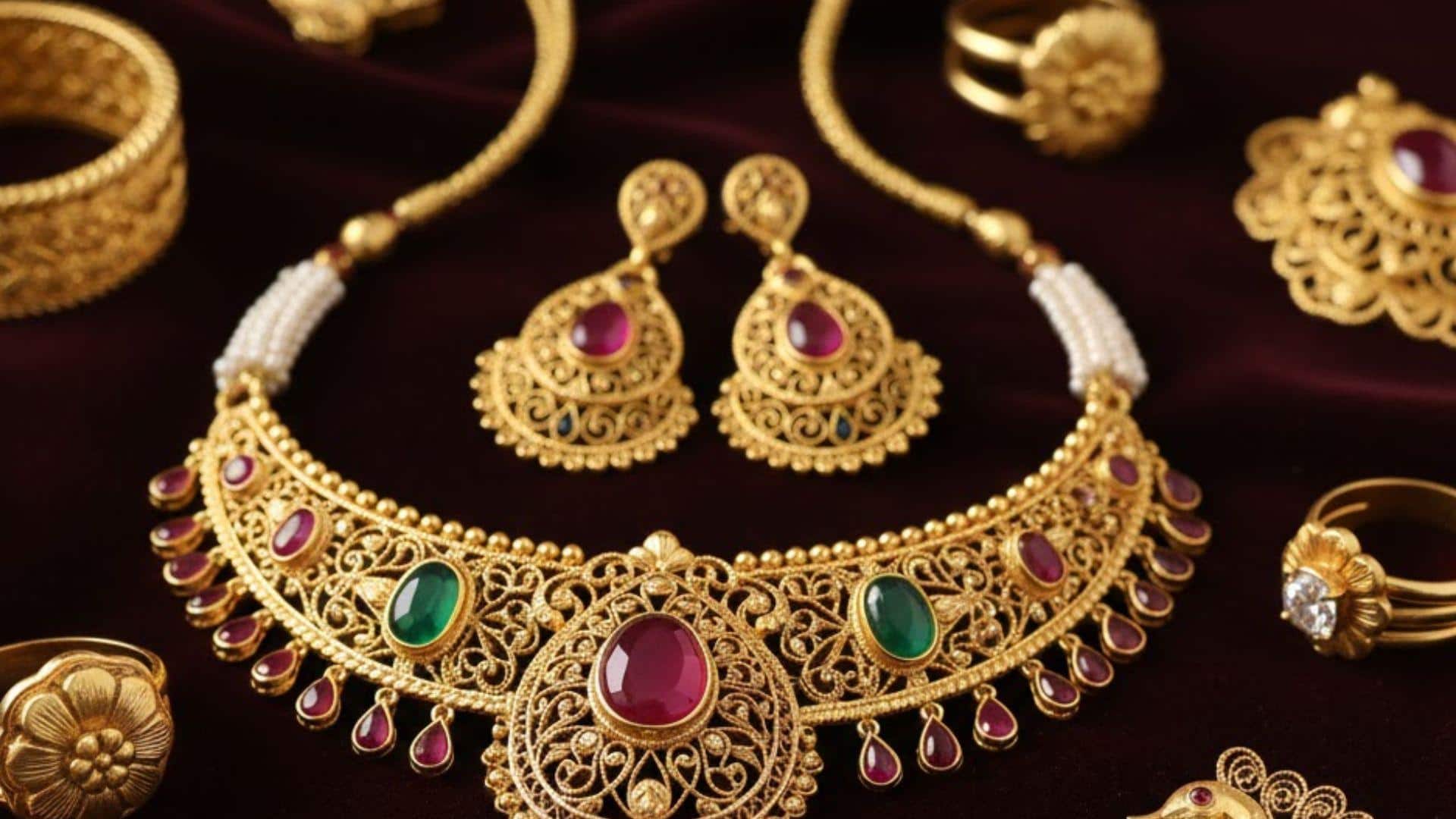 Gold Price Kolkata: ফের রকেটের গতিতে বেড়ে চলেছে সোনার দাম? নাগালের বাইরে যেতে চলেছে রুপো? কততে কিনতে হবে এখন?