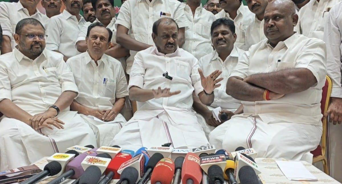 ஜனநாயகன், பராசக்தி - தொடர்பான கேள்விக்கு நீதிமன்றத்தை கை காட்டிய நத்தம் விஸ்வநாதன்.. - சிவகங்கையில் பேட்டி !