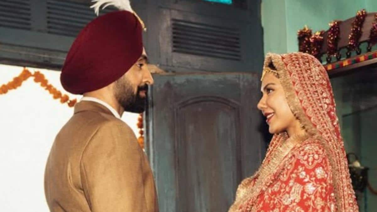 'Diljit Brings Such Positive Energy': Sonam Bajwa Gets Nostalgic About Border 2 Song Collaboration