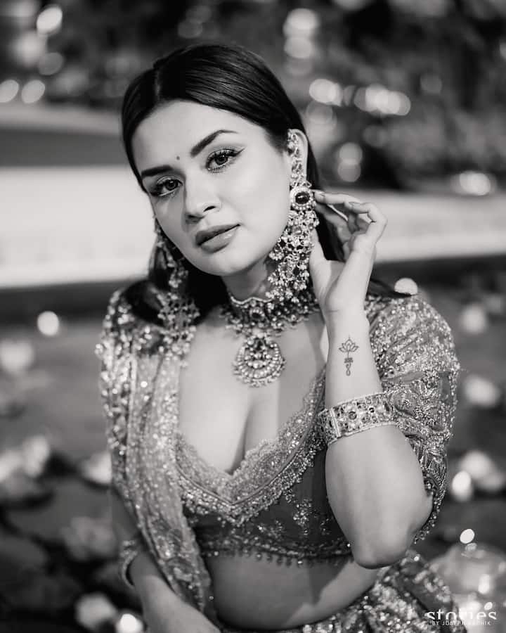 टीवी अभिनेत्री और सोशल मीडिया स्टार अवनीत कौर को आज किसी परिचय की आवश्यकता नहीं है। उन्हें बहुत छोटी उम्र से ही लोग पहचानने लगे थे। आज उन्होंने बड़े पर्दे पर भी अपनी अलग पहचान बनाई है।