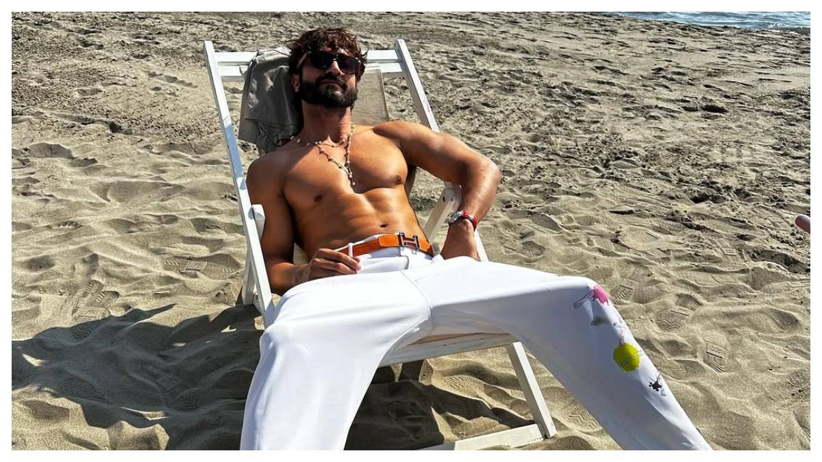 Vidyut Jammwal Climbs A Tree Naked, Internet Quips, ‘Tarzan Bhi Patte Pehenta Tha’. Watch Video